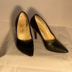 Vintage Valley Shoes Size 5 Black Leather/Ostrich Brogue Pattern 4” Spike Heels